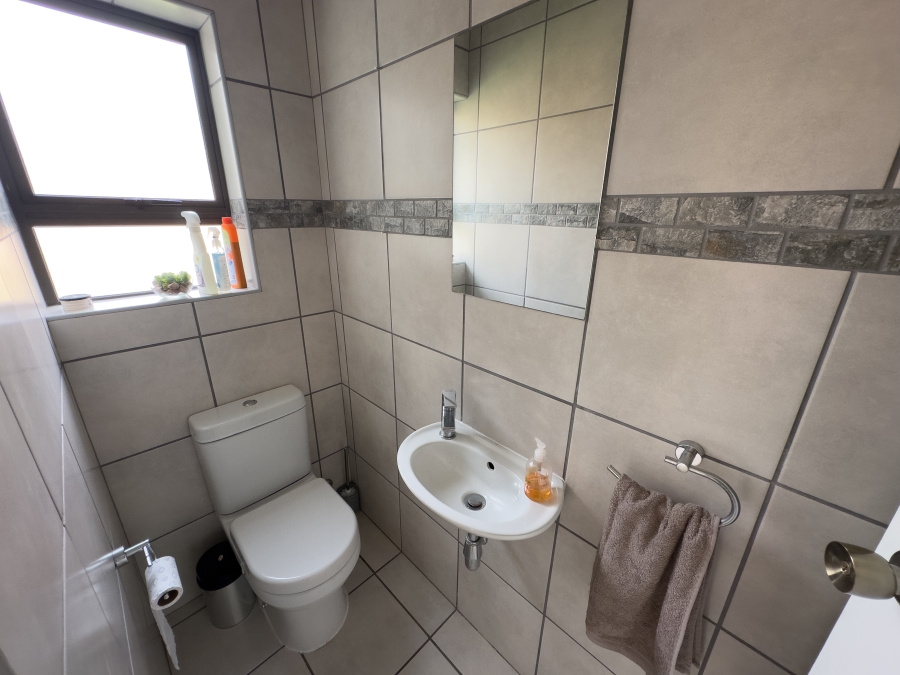 2 Bedroom Property for Sale in Island View Western Cape